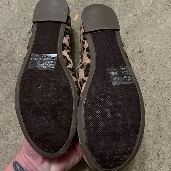 Breckelle's Women's Pointed Toe Slip On Ballet Flats - Picture 4 of 6